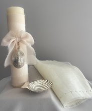 Cargar imagen en el visor de la galería, Kit Bautizo Clásico con Medalla Virgen Guadalupe 5 cms.