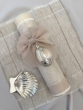 Cargar imagen en el visor de la galería, Kit Bautizo Clásico con Medalla Virgen Guadalupe 5 cms.