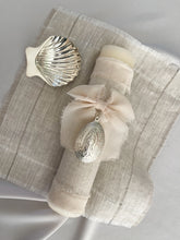 Cargar imagen en el visor de la galería, Kit Bautizo Clásico con Medalla Virgen Guadalupe 5 cms.