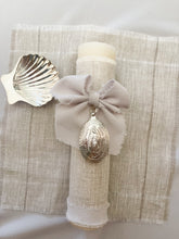 Cargar imagen en el visor de la galería, Kit Bautizo Clásico con Medalla Virgen Guadalupe 5 cms.