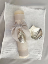 Cargar imagen en el visor de la galería, Kit Bautizo Clásico con Medalla Virgen Guadalupe 5 cms.