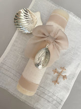 Cargar imagen en el visor de la galería, Kit Bautizo Clásico con Medalla Virgen Guadalupe 5 cms.