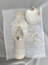 Cargar imagen en el visor de la galería, Kit Bautizo Clásico con Medalla Virgen Guadalupe 5 cms.