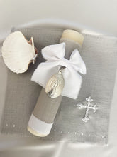 Cargar imagen en el visor de la galería, Kit Bautizo Clásico con Medalla Virgen Guadalupe 5 cms.