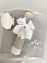 Cargar imagen en el visor de la galería, Kit Bautizo Clásico con Medalla Virgen Guadalupe 5 cms.