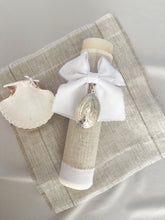 Cargar imagen en el visor de la galería, Kit Bautizo Clásico con Medalla Virgen Guadalupe 5 cms.