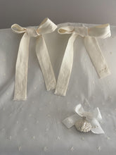 Cargar imagen en el visor de la galería, Cubre Porta Bebé Colección Estrellitas Piqué y Tira Bordada Española