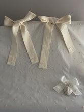 Cargar imagen en el visor de la galería, Cubre Porta Bebé Colección Estrellitas Piqué y Tira Bordada Española