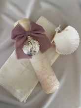 Cargar imagen en el visor de la galería, Kit Bautizo Colección PEONY Bordado Tul Español con Medalla Virgen Guadalupe 5cms Redonda