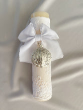 Cargar imagen en el visor de la galería, Velas Colección Tul Bordado Medallas Virgen Guadalupe y Milagrosa