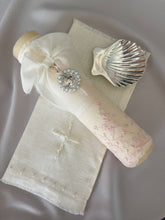 Cargar imagen en el visor de la galería, Kit Bautizo Colección PEONY Bordado Tul Español con Medalla Virgen Guadalupe Perlas