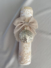 Cargar imagen en el visor de la galería, Velas Colección Tul Bordado Medallas Virgen Guadalupe y Milagrosa