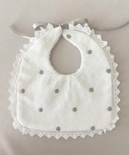 Cargar imagen en el visor de la galería, Baberos Piqué Español