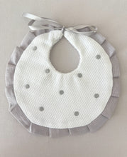 Cargar imagen en el visor de la galería, Baberos Piqué Español