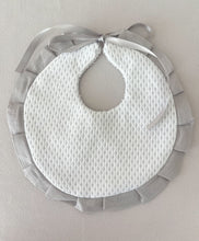 Cargar imagen en el visor de la galería, Baberos Piqué Español