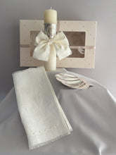 Cargar imagen en el visor de la galería, Kit Bautizo Colección ARO/Virgen de Guadalupe Redonda con Moño Listón Lino