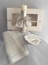 Cargar imagen en el visor de la galería, Kit Bautizo Colección ARO/Virgen de Guadalupe Redonda con Moño Listón Lino