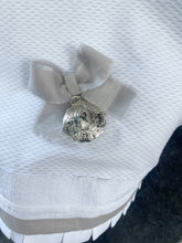 Cargar imagen en el visor de la galería, Cubre Porta Bebé ELEGANCE de Piqué  y Tira Bordada Española