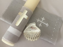 Cargar imagen en el visor de la galería, Kit Bautizo con Cruz Plateada