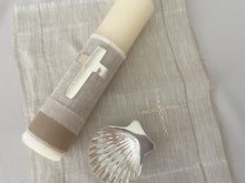 Cargar imagen en el visor de la galería, Kit Bautizo con Cruz Plateada