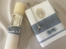 Cargar imagen en el visor de la galería, Kit Primera Comunión Colección Elegance con Aro e Imagen Virgen de Guadalupe Oval