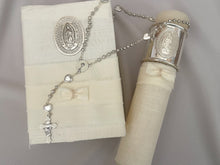 Cargar imagen en el visor de la galería, Kit Primera Comunión Colección Elegance con Aro e Imagen Virgen de Guadalupe Oval