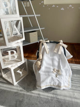 Cargar imagen en el visor de la galería, Cubre Porta Bebé ELEGANCE de Piqué  y Tira Bordada Española