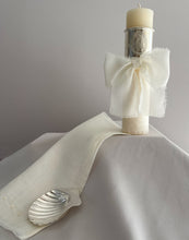 Cargar imagen en el visor de la galería, Kit Bautizo Colección ARO con Virgen de Guadalupe OVAL con Moño Gasa