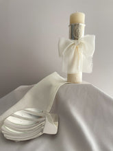 Cargar imagen en el visor de la galería, Kit Bautizo Colección ARO con Virgen de Guadalupe OVAL con Moño Gasa