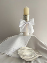 Cargar imagen en el visor de la galería, Kit Bautizo Colección ARO con Virgen de Guadalupe OVAL con Moño Gasa