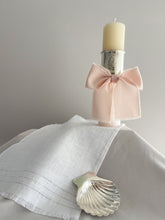 Cargar imagen en el visor de la galería, Kit Bautizo Colección ARO con Virgen de Guadalupe OVAL con Moño Gasa