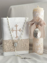 Cargar imagen en el visor de la galería, Kit Primera Comunión Colección Bordado Tul Medalla Virgen de Guadalupe OVALADA 5 cms