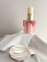 Cargar imagen en el visor de la galería, Kit Bautizo Colección ARO con Virgen de Guadalupe OVAL con Moño Gasa