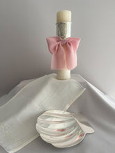 Cargar imagen en el visor de la galería, Kit Bautizo Colección ARO con Virgen de Guadalupe OVAL con Moño Gasa