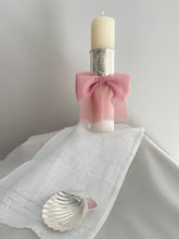 Cargar imagen en el visor de la galería, Kit Bautizo Colección ARO con Virgen de Guadalupe OVAL con Moño Gasa