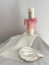 Cargar imagen en el visor de la galería, Kit Bautizo Colección ARO con Virgen de Guadalupe OVAL con Moño Gasa