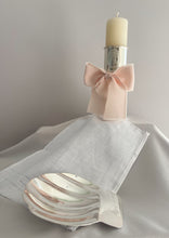 Cargar imagen en el visor de la galería, Kit Bautizo Colección ARO con Virgen de Guadalupe OVAL con Moño Gasa