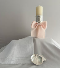 Cargar imagen en el visor de la galería, Kit Bautizo Colección ARO con Virgen de Guadalupe REDONDA con Moño Gasa