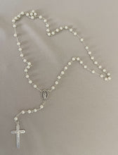 Cargar imagen en el visor de la galería, Kit Primera Comunión Colección Bordado Tul Medalla Virgen de Guadalupe OVALADA 5 cms