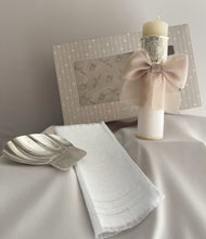 Cargar imagen en el visor de la galería, Kit Bautizo Colección ARO con Virgen de Guadalupe REDONDA con Moño Gasa