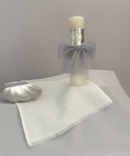 Cargar imagen en el visor de la galería, Kit Bautizo Colección ARO con Virgen de Guadalupe REDONDA con Moño Gasa