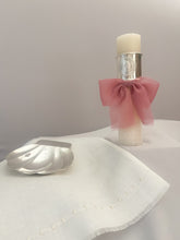 Cargar imagen en el visor de la galería, Kit Bautizo Colección ARO con Virgen de Guadalupe REDONDA con Moño Gasa