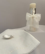 Cargar imagen en el visor de la galería, Kit Bautizo Colección ARO con Virgen de Guadalupe REDONDA con Moño Gasa