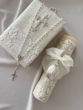 Cargar imagen en el visor de la galería, Kit Primera Comunión Colección Bordado Tul Medalla Virgen de Guadalupe OVALADA 5 cms