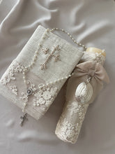 Cargar imagen en el visor de la galería, Kit Primera Comunión Colección Bordado Tul Medalla Virgen de Guadalupe OVALADA 5 cms