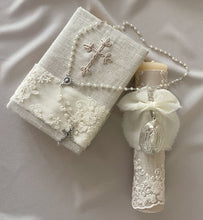 Cargar imagen en el visor de la galería, Kit Primera Comunión Colección Bordado Tul Medalla Virgen de Guadalupe OVALADA 5 cms