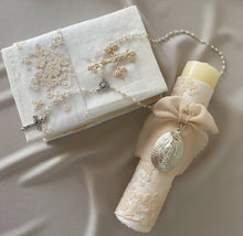 Cargar imagen en el visor de la galería, Kit Primera Comunión Colección Bordado Tul Medalla Virgen de Guadalupe OVALADA 5 cms