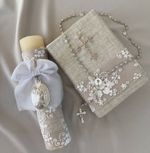 Cargar imagen en el visor de la galería, Kit Primera Comunión Colección Bordado Tul Medalla Virgen de Guadalupe OVALADA 5 cms