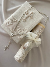 Cargar imagen en el visor de la galería, Kit Primera Comunión Colección Bordado Tul Medalla Virgen de Guadalupe OVALADA 5 cms