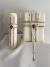 Cargar imagen en el visor de la galería, Kit Primera Comunión Lino LUX cruz de madera